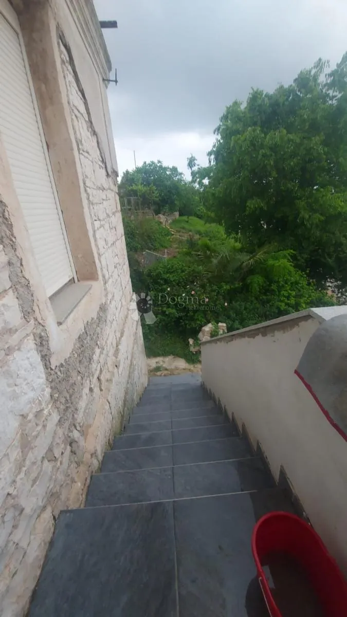 idealan stan za obiteljski život u puli - slika 28