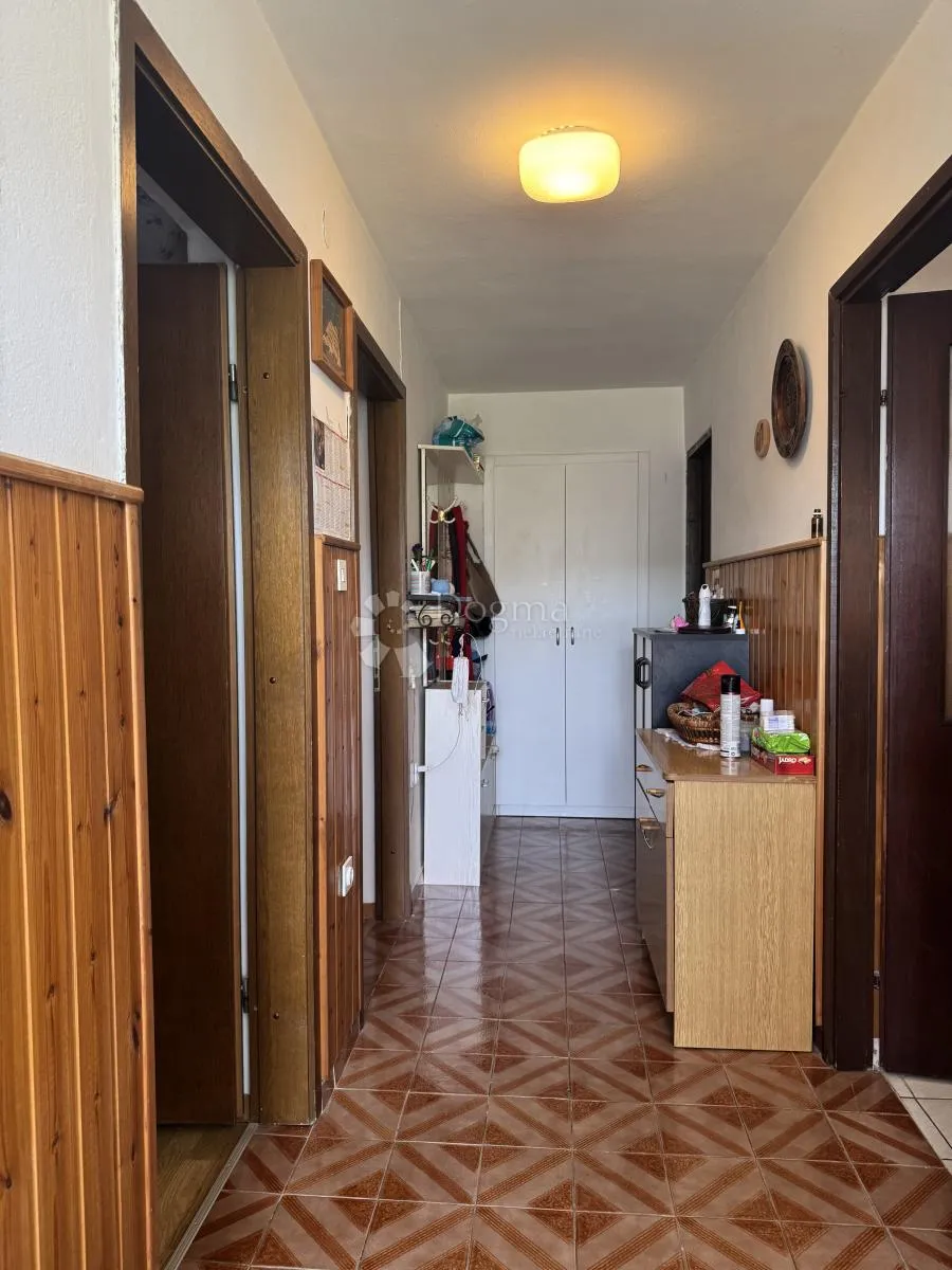 kuća sa potencijalom i građevinskim terenom / buzet - slika 9