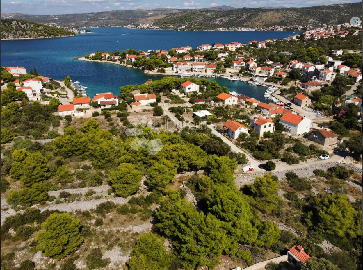 Još jedno Atraktivno građevinsko zemljište u Ražnju, 350m od mora! - Ražanj, Rogoznica