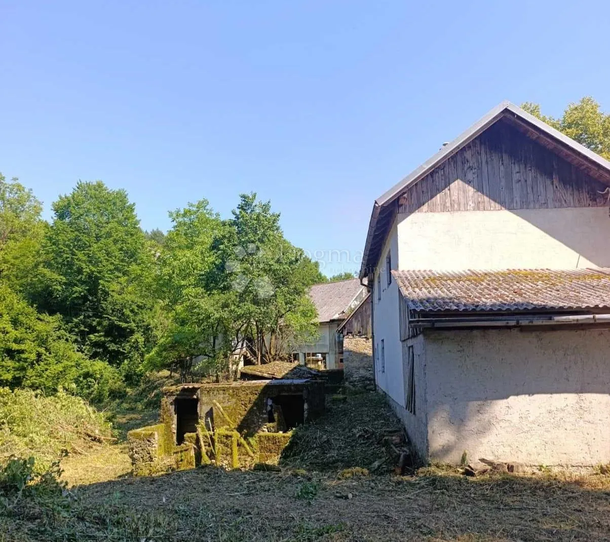 dvije kuće na zemljištu 5000 m2 u drežnici - slika 4