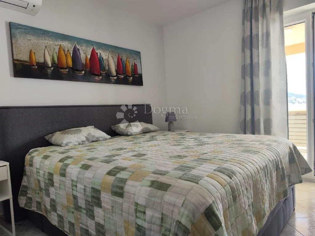 rogoznica- predivna villa na plaži - slika 18