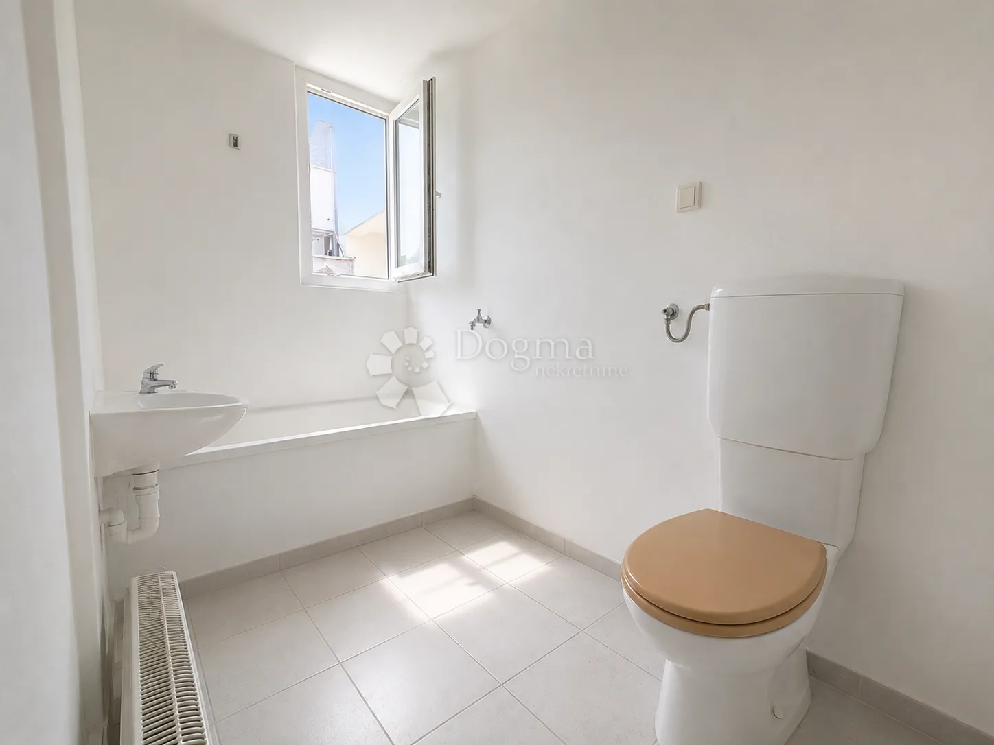 prilika (2650e/m2), stan kustošija, 57+18m2, 3 parking mjesta - slika 5