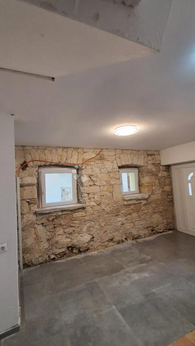 hitna prodaja- kuća medulin centar - slika 8