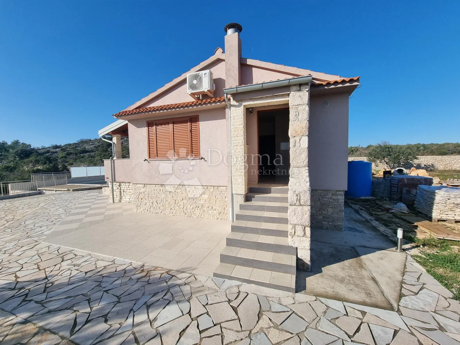 kamena villa na osami sa božanstvenim pogledom!!! - slika 3