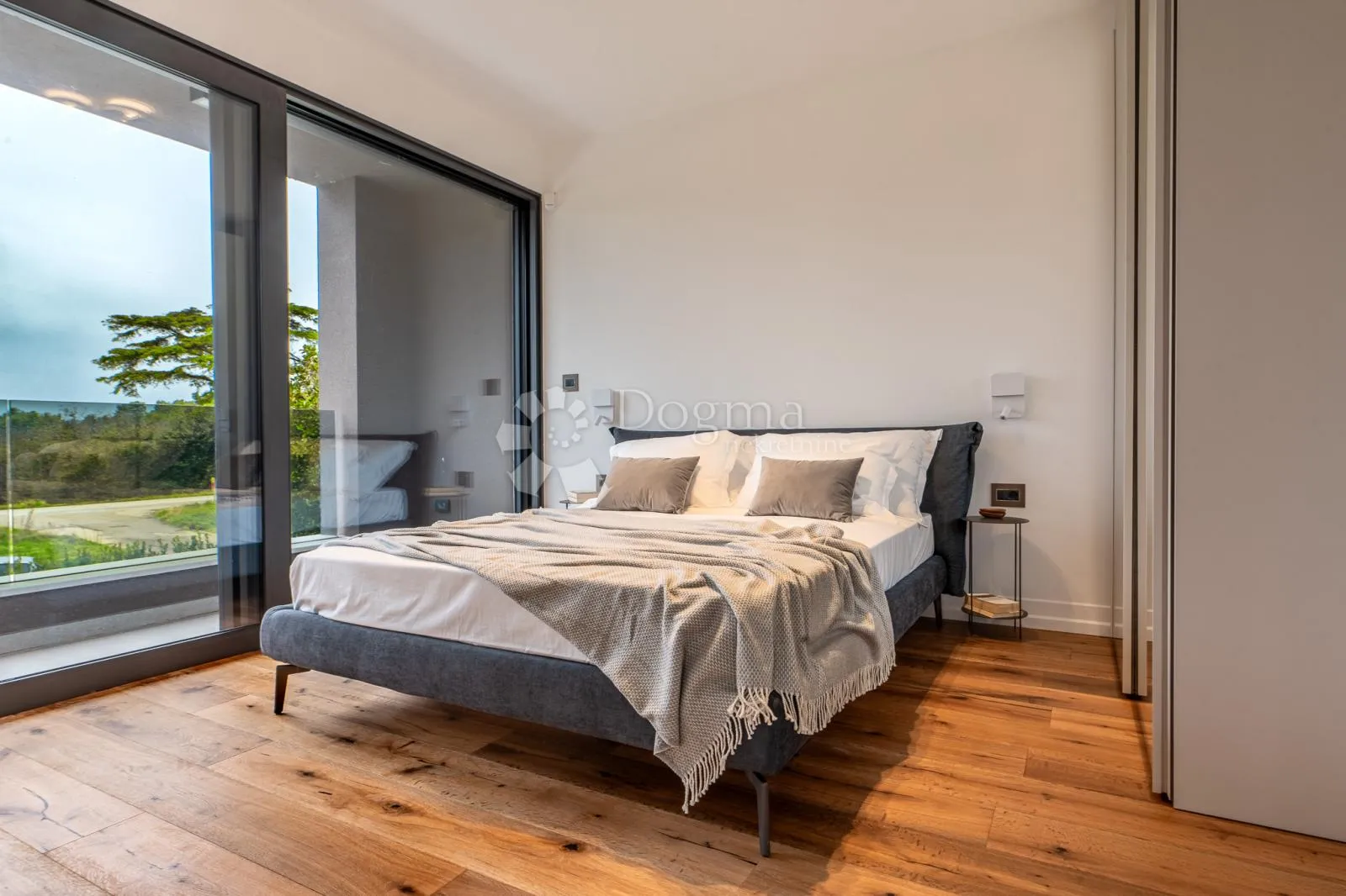 istra moderna villa sa grijanim bazenom - slika 19