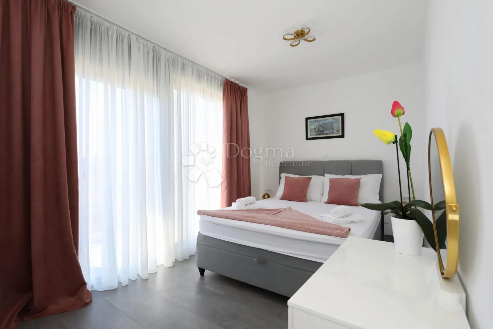 prodaje se moderna vila sa bazenom privlaka - slika 42