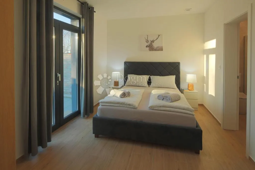 moderne kuće s vrtom i jacuzzijem – prilika za investitore! - slika 9