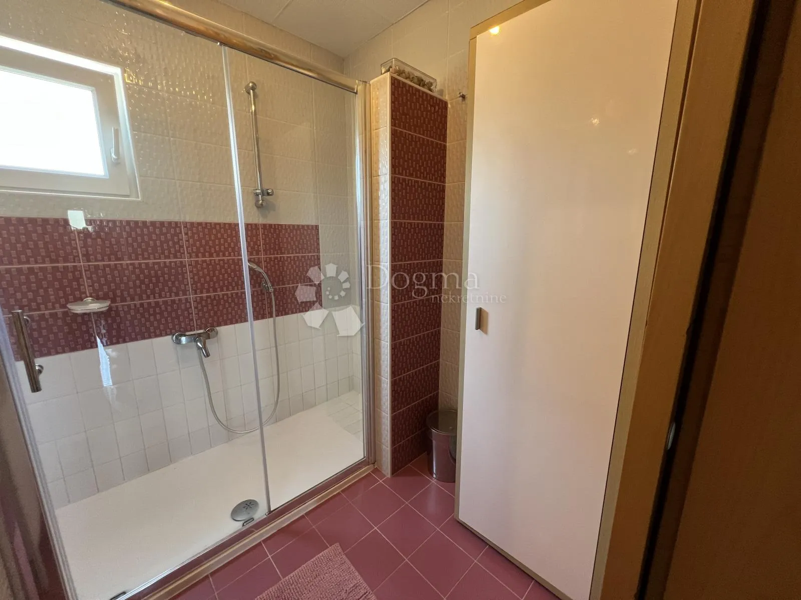 gračani - dvoetažni stan 108 m2 s dvije terase i zasebnom parcelom za 3 parkirna mjesta - slika 19