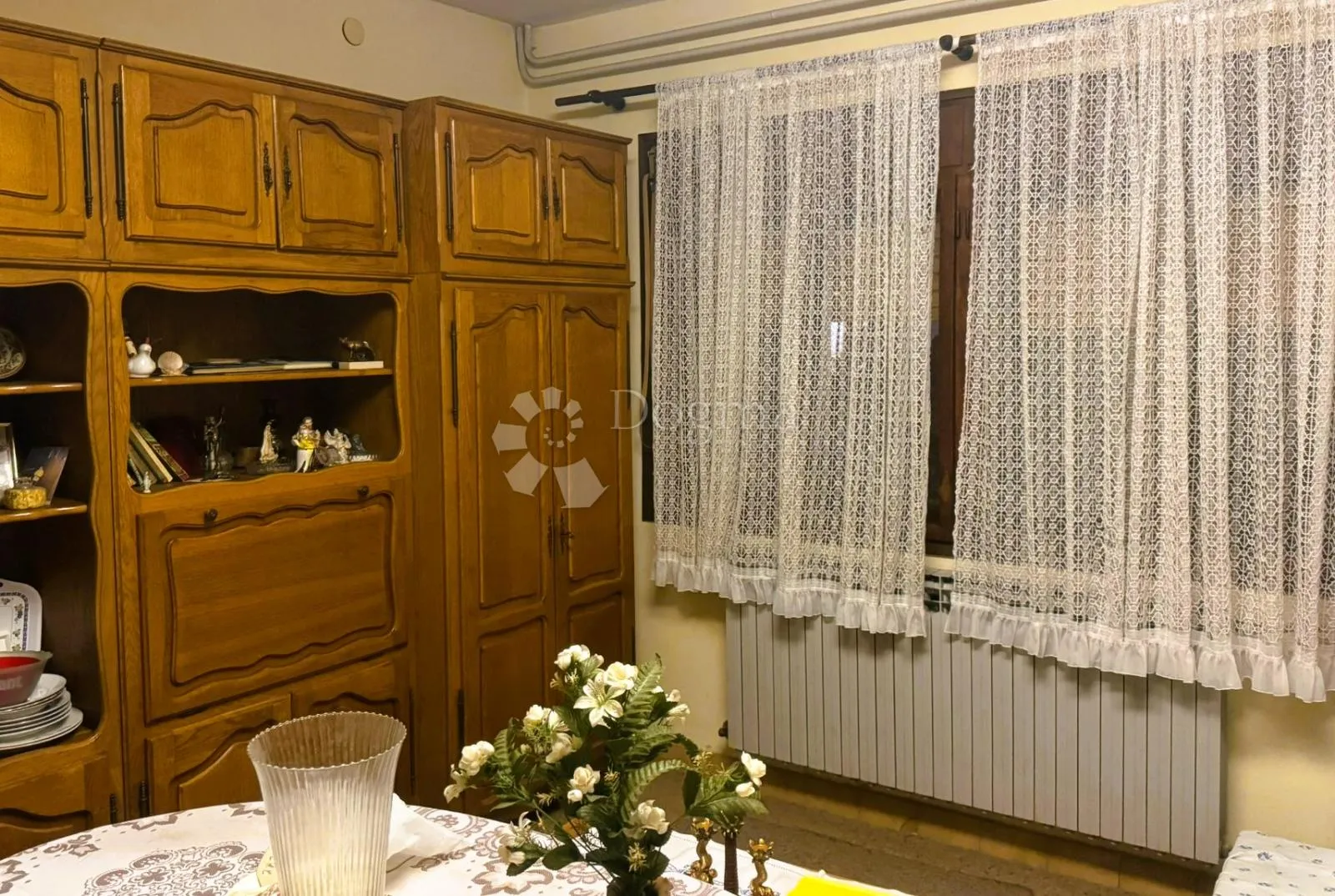 topla i prostrana obiteljska kuća - slika 1