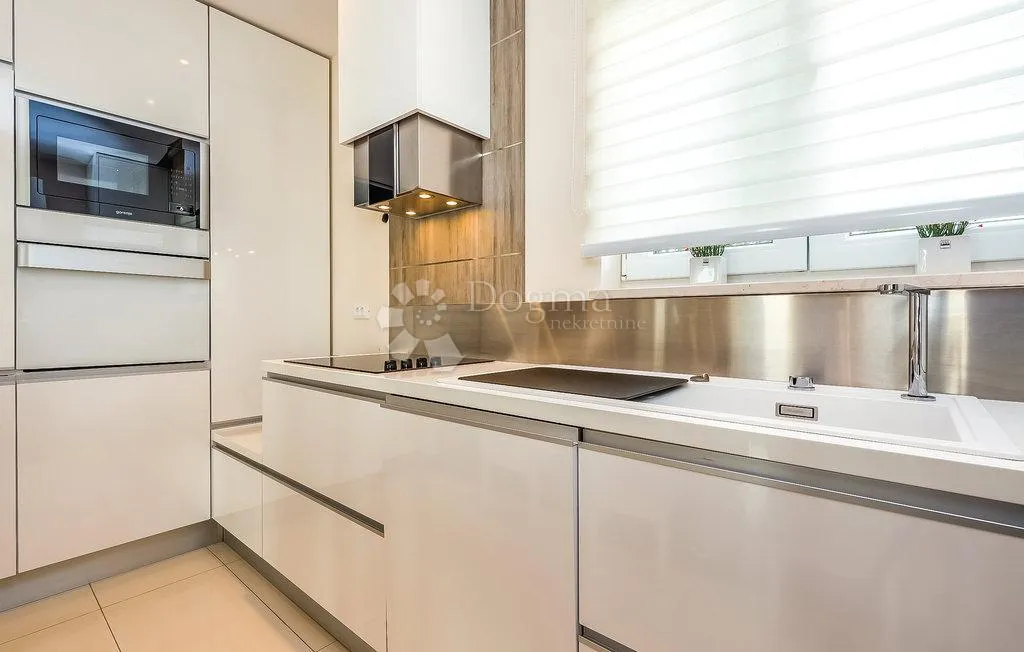 apartman 10 metara od mora sa bazenom crikvenica - slika 2