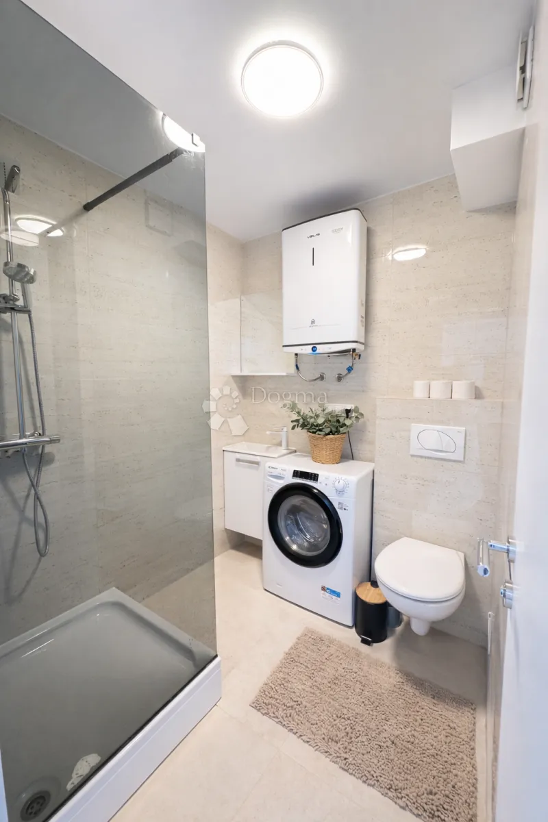 stan 690 € – sve uključeno (režije + internet) - slika 11