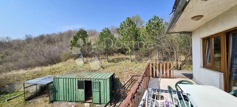 kuća sa 2 stana i prostranom građevinskom okućnicom - slika 24