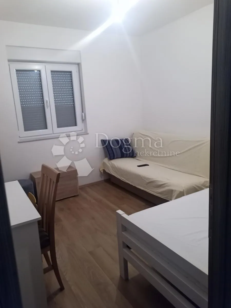 vodice - stan u prizemlju 126 m2 - slika 4