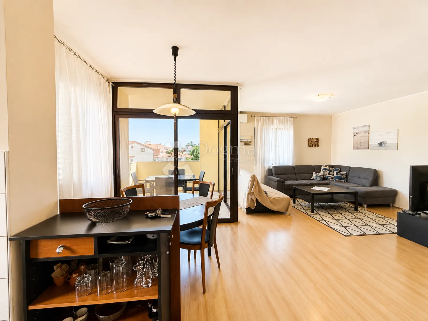 prilika! rovinj - stan 86m2 + terasa + parking - slika 5