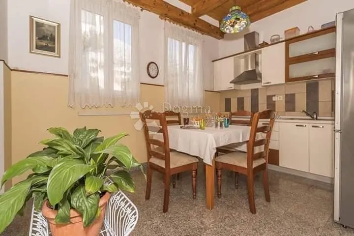 prodaja dva zasebna apartmana s pogledom na more - slika 4