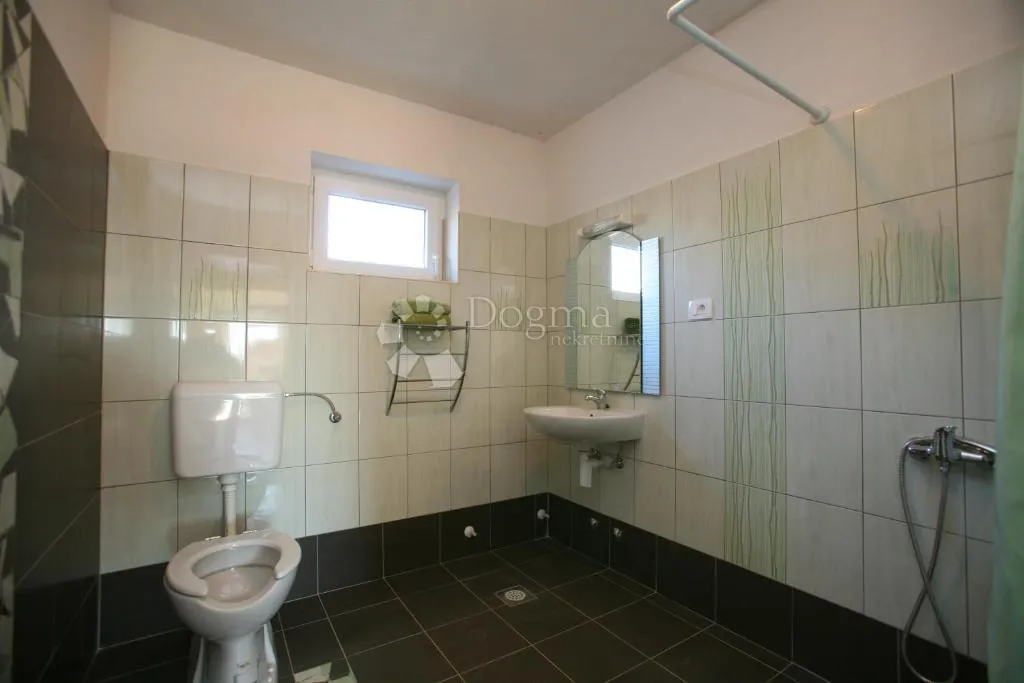 prekrasna istarska villa s bazenom, 220 m² i 5 en-suite spavaćih soba - slika 11