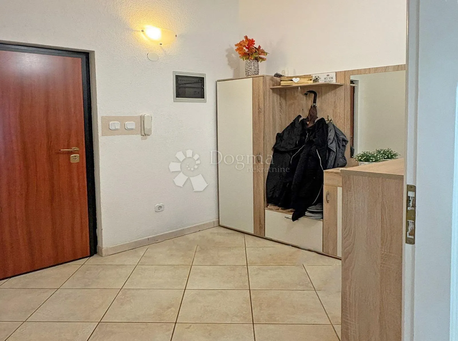 prostrani stan s pogledom na more - slika 6
