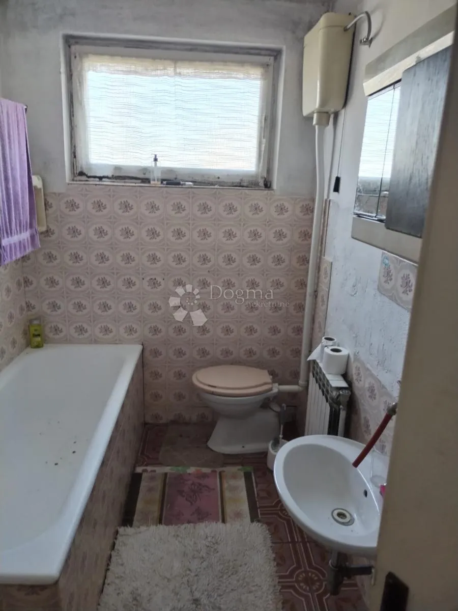 kuća sa zemljištem na prodaju - odmah useljiva ! - slika 21