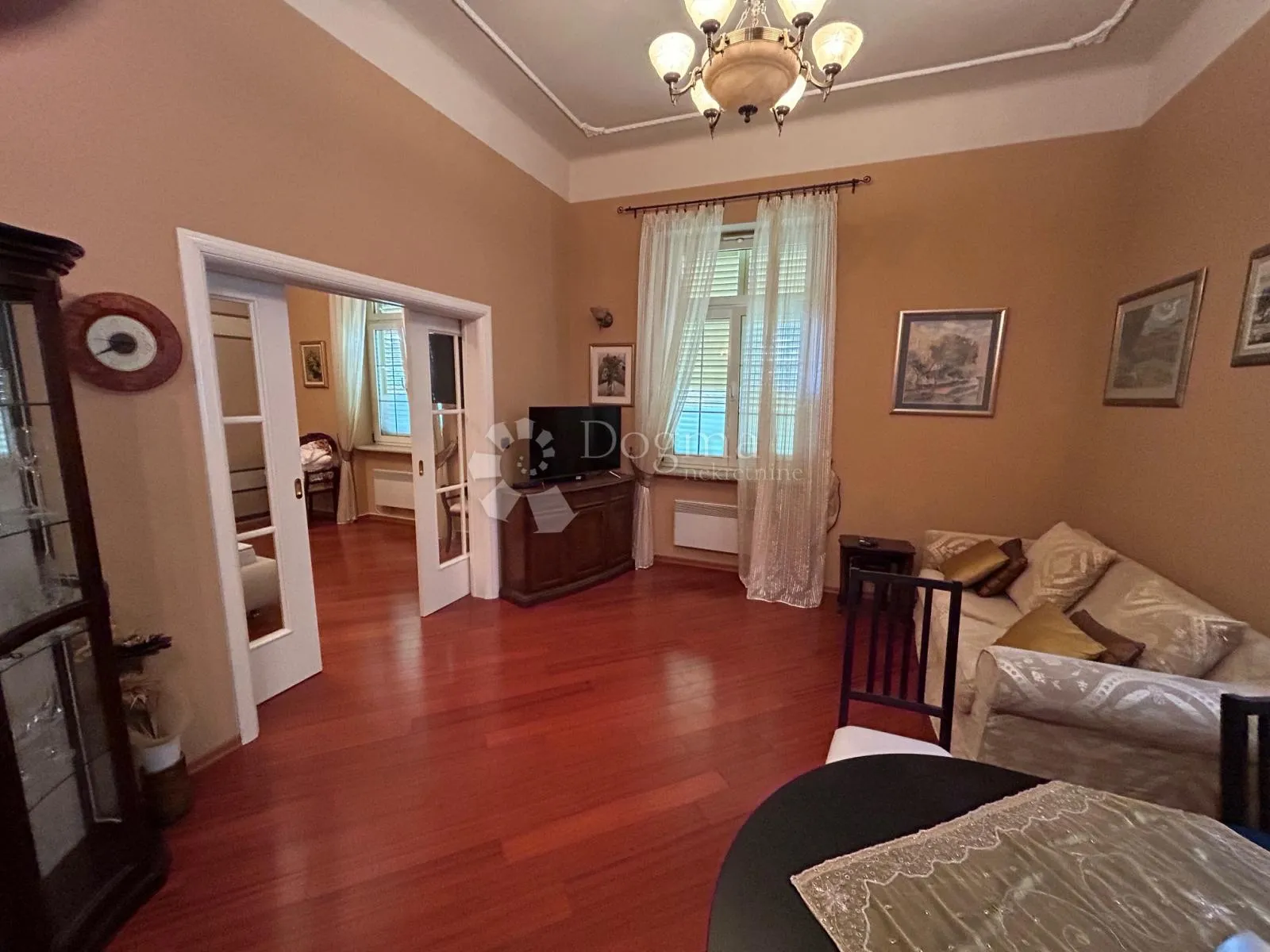 za poslovne ljude, apartman u vili uz more ! - slika 1
