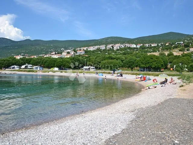 građevinski teren sa građevinskom dozvolim - slika 7