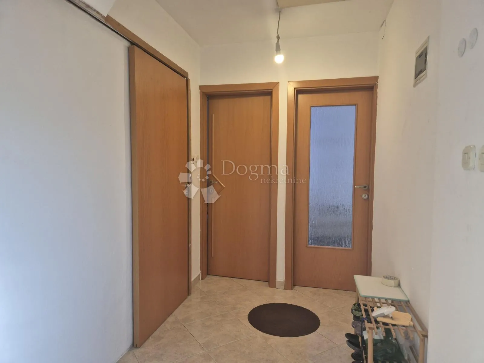 stambeno-poslovni objekt u okolici poreča 208m2 - slika 9