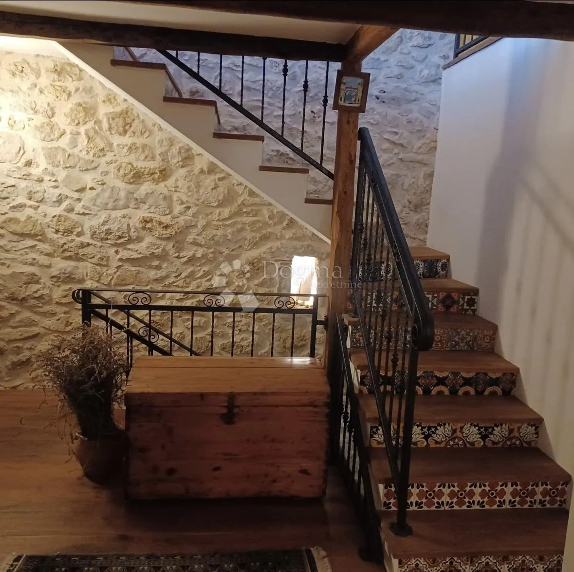 prilika! sniženo! kuća u nizu s autentičnim šarmom-veli iž - slika 2