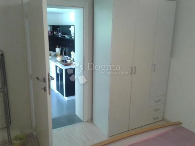 žaborić- predivna apartmanska kuća s pogledom na more - slika 21
