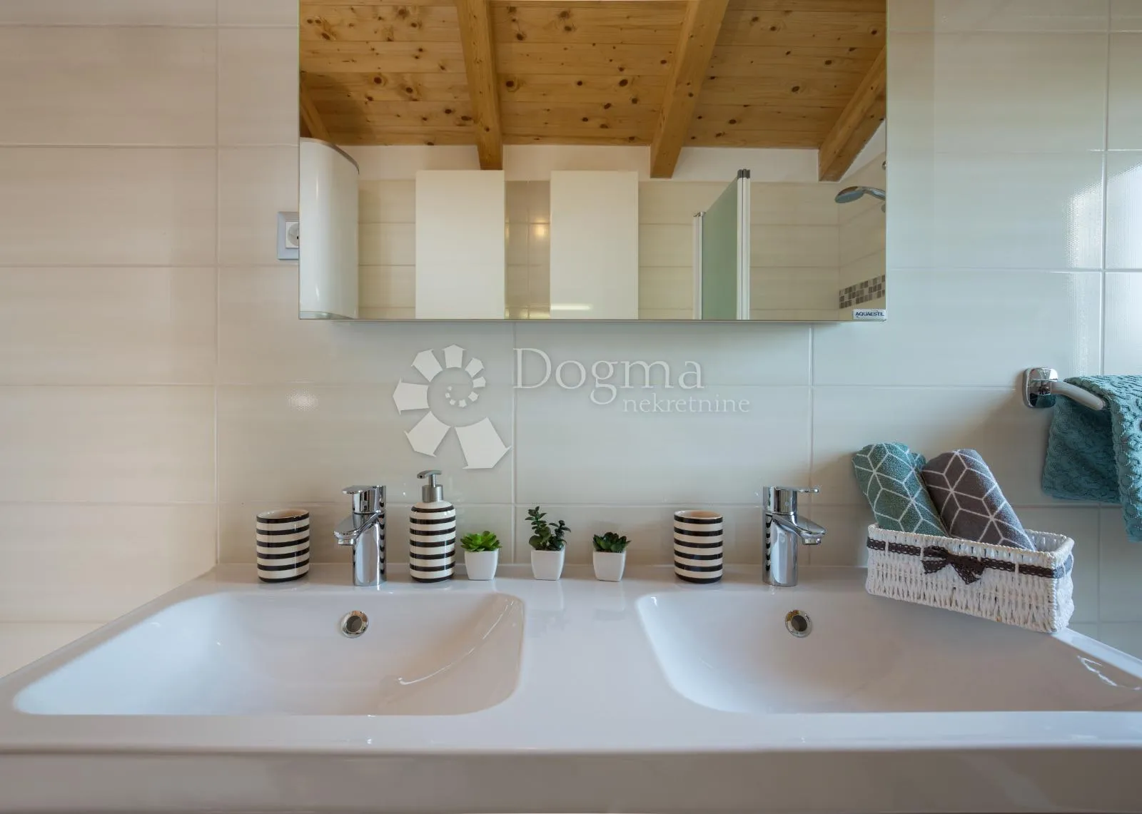 kuća sa pogledom na more, potpuna privatnost! 700 m od mora - slika 29