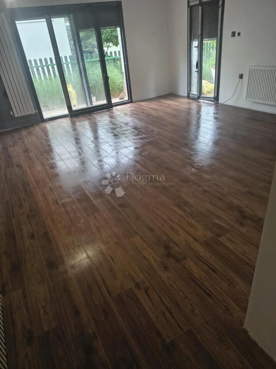 mikulići – stan 75 m² s terasom i izlazom u vrt - slika 11