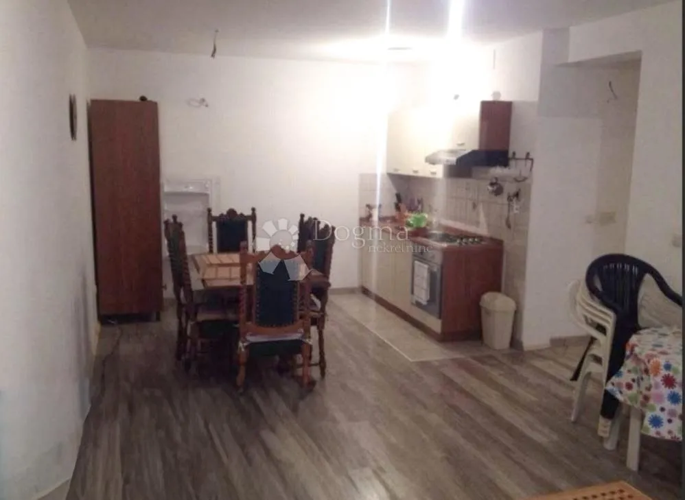 šparadići, kuća s 5 apartmana 50 m od mora! - slika 3