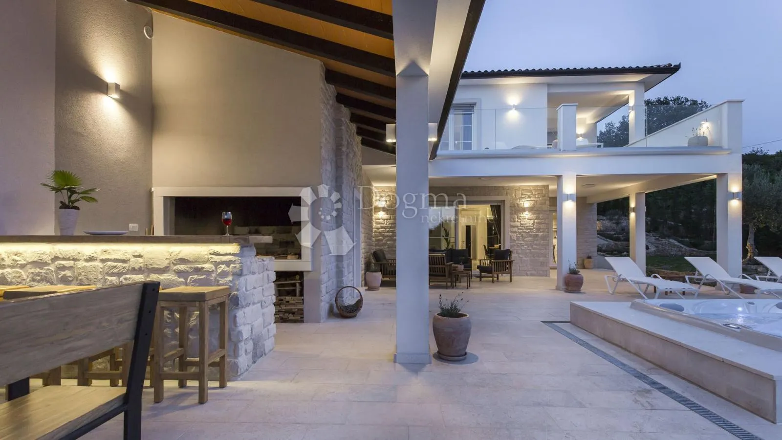 villa s 5* - panoramski pogledom na more i privatnost - slika 33