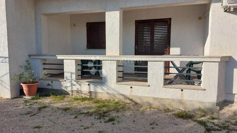 kuća u blizini mora - slika 4
