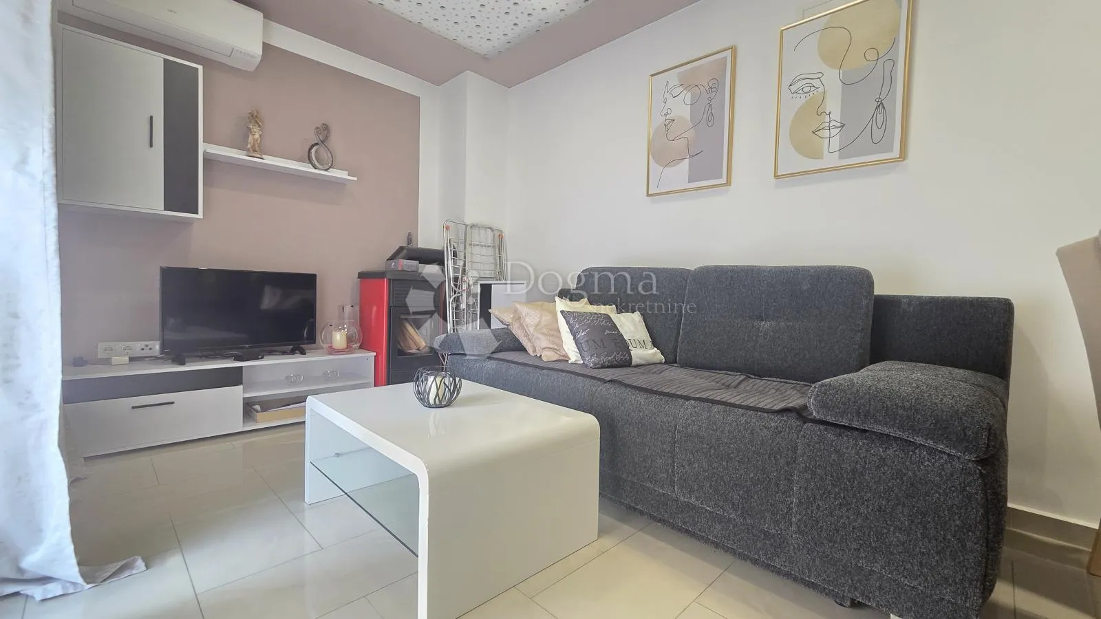 moderan apartman s lođom i parkirnim mjestom - slika 2