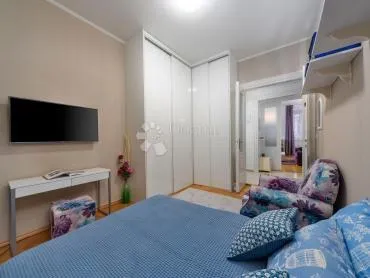komforan 2s+db stan u centru rijeke za najam - slika 18