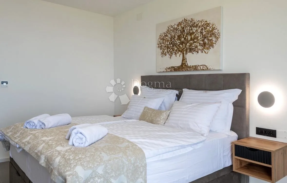 ekskluzivna vila sa trajnim pogledom na more - crikvenica - slika 27