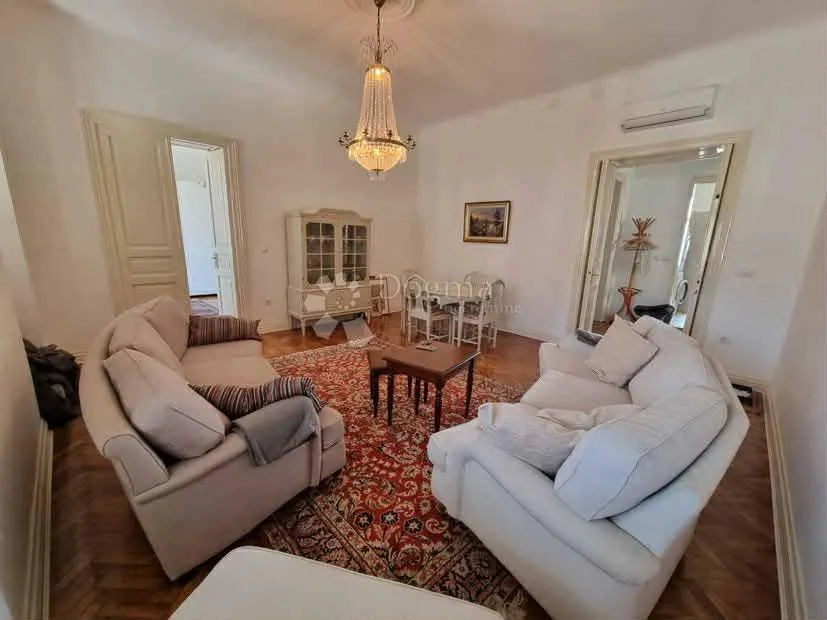 kompletno renoviran stan u samom centru pule – 93 m² s terasom - slika 6
