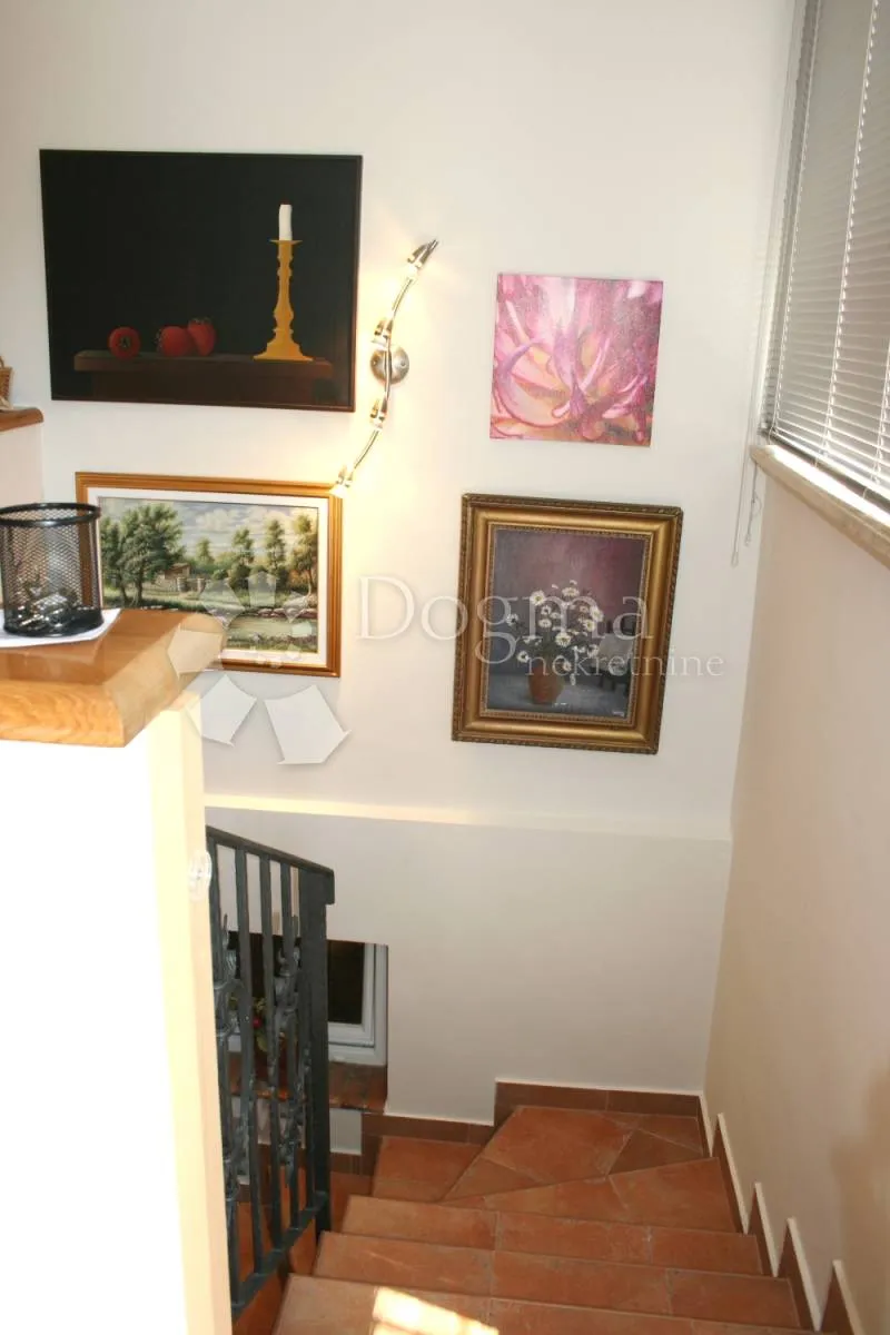 rovinj – luksuzni dvoetažni apartman blizu mora - slika 11