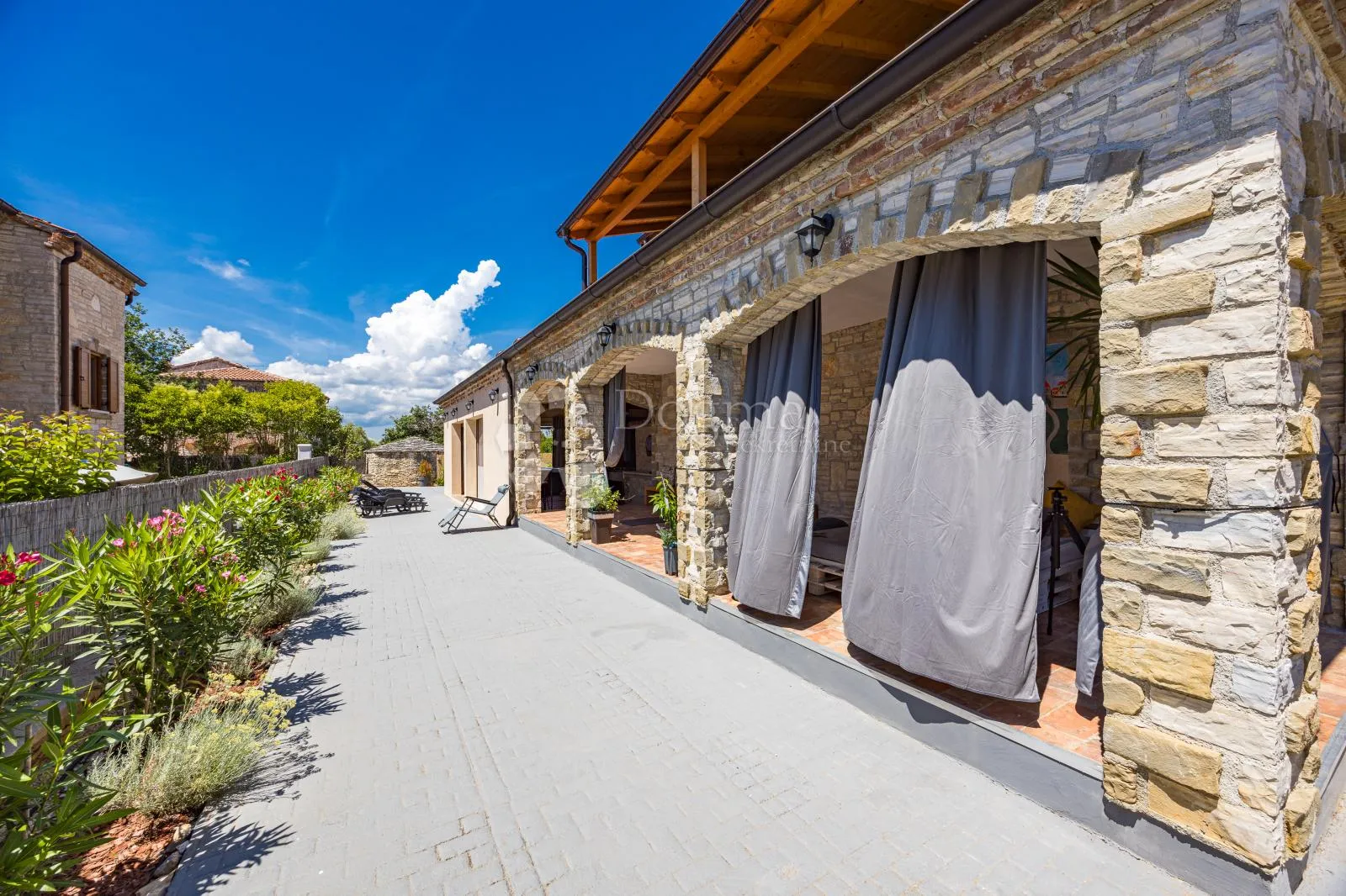 poslovno-stambena kamena villa - svetvinčenat - slika 24