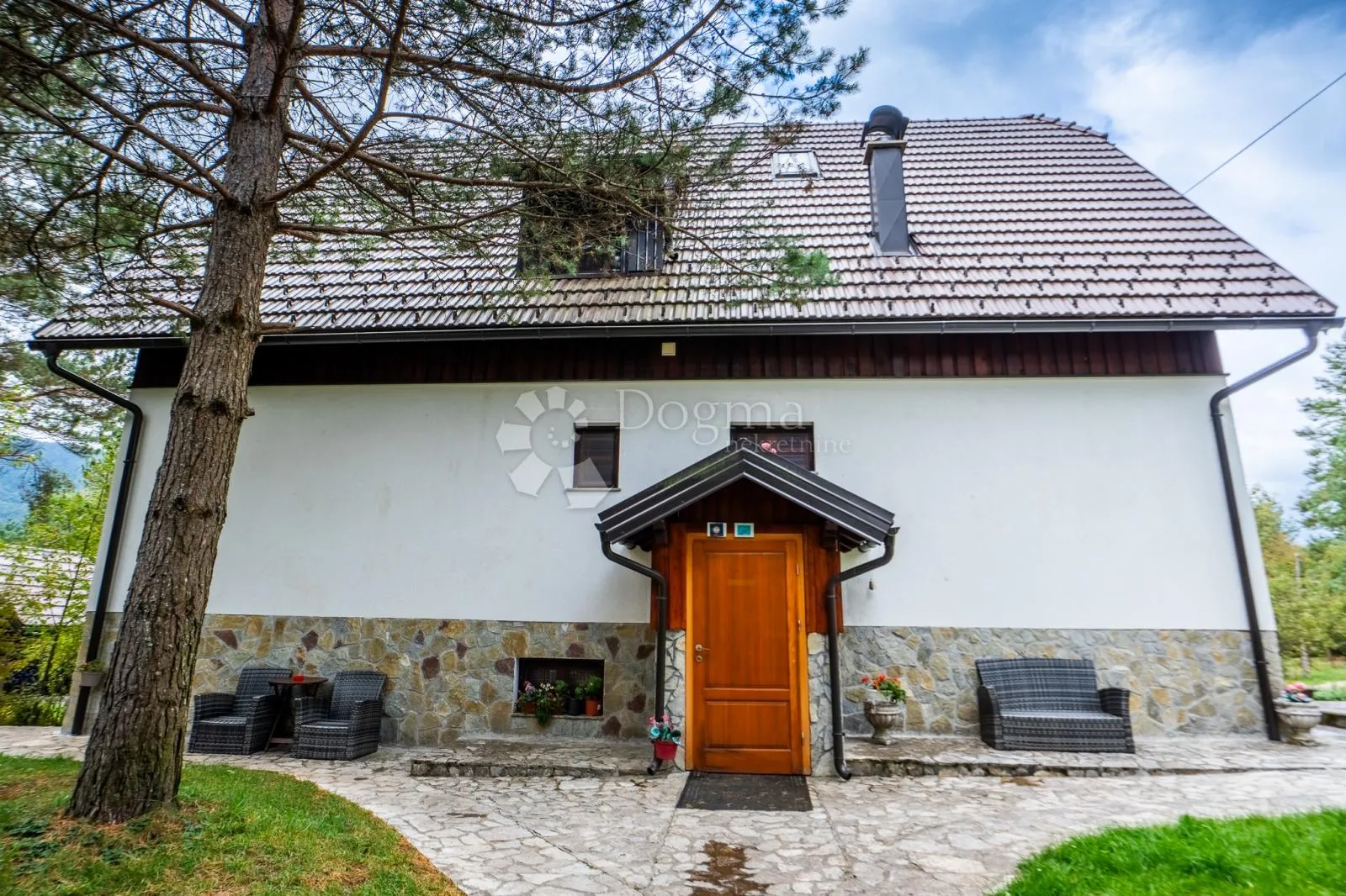 pet jedinstvenih kuća u plitvicama opremljenih za turizam - slika 11