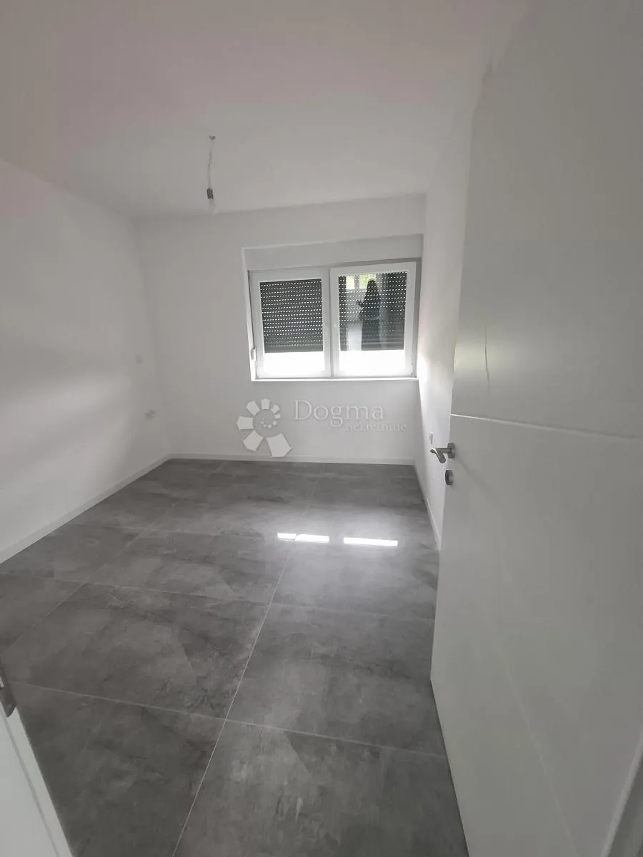 moderna novogradnja u murvici - slika 21