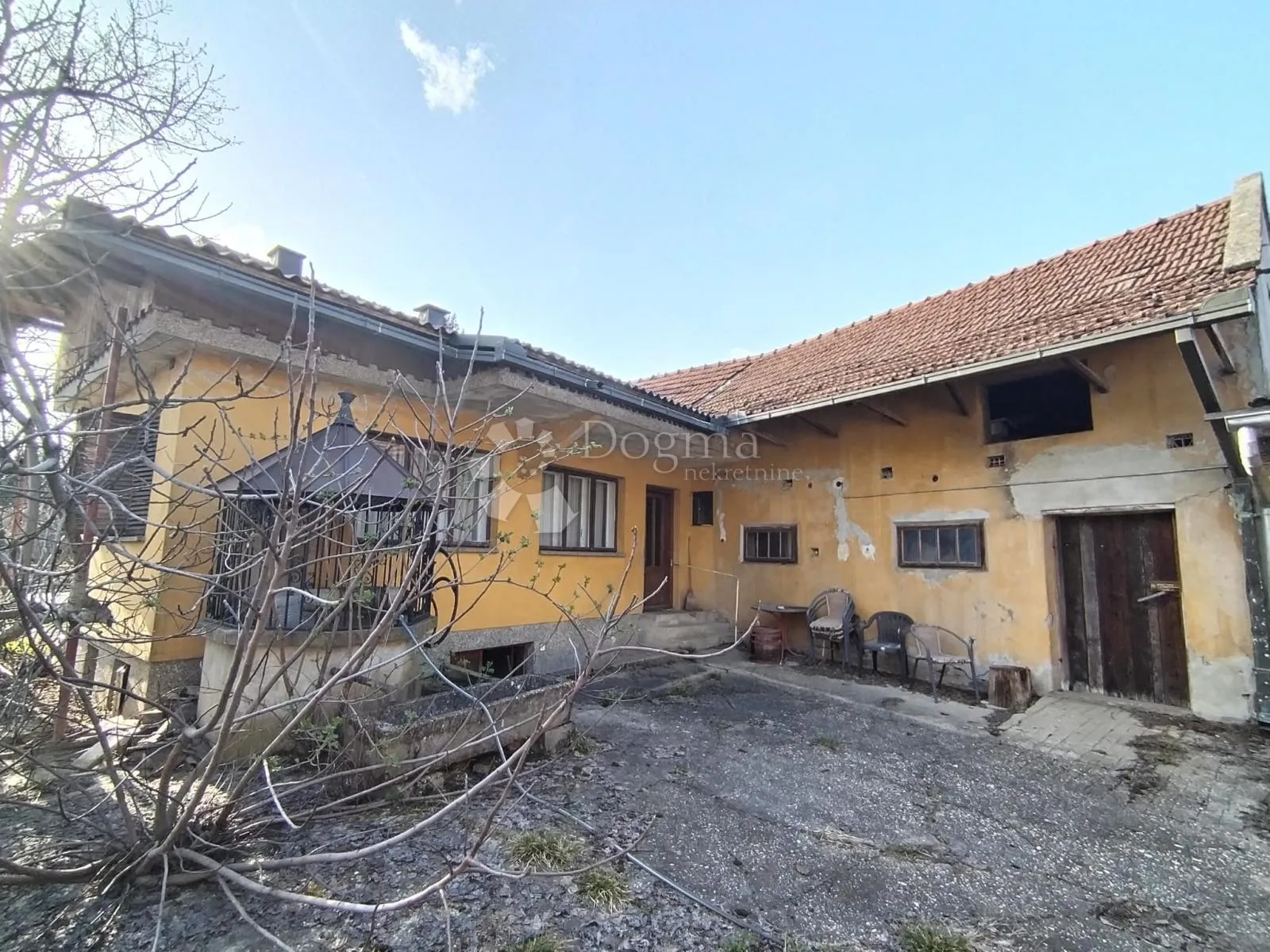 prostrana kuća s velikim dvorištem i zemljištem - sv.ivan žabno - slika 8