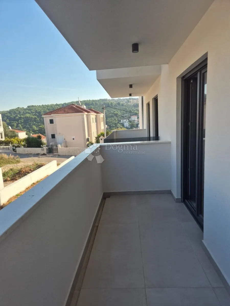 novogradnja – moderan stan (s8) s balkonima i pogledom na more, manje od 150 m od plaže – okrug gornji - slika 6