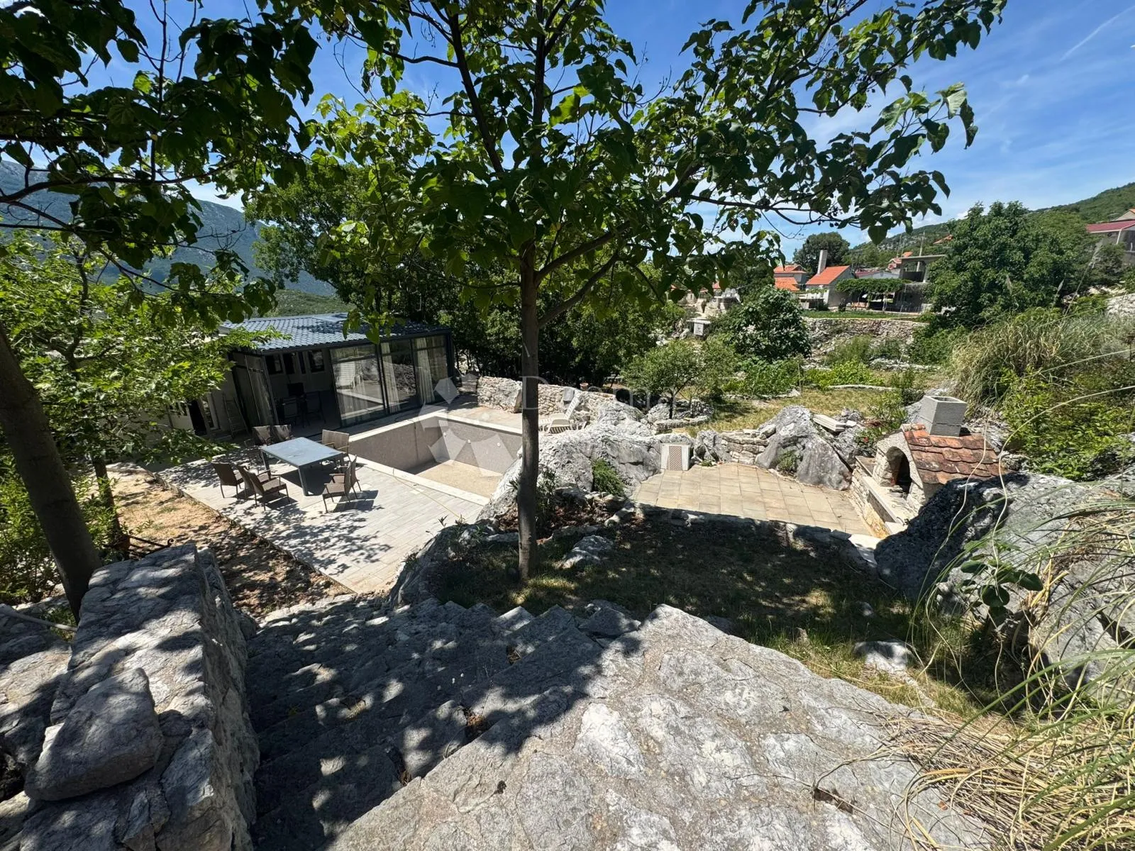 jedinstveno imanje s kućom i bazenom u prirodnom okruženju – zagvozd - slika 8