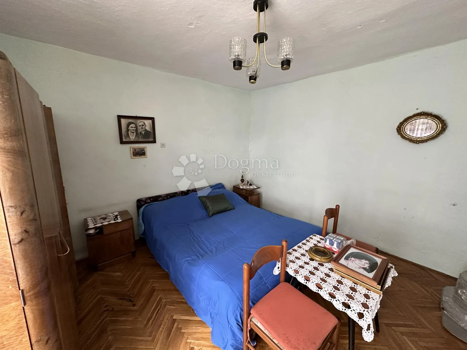 kuća s dva pomoćna objekta i vrtom, gospić centar - slika 13