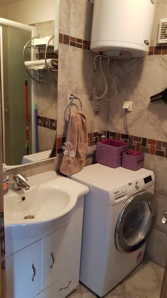 otok pašman, kuća sa 2 odvojena apartmana, 1.red do mora - slika 12
