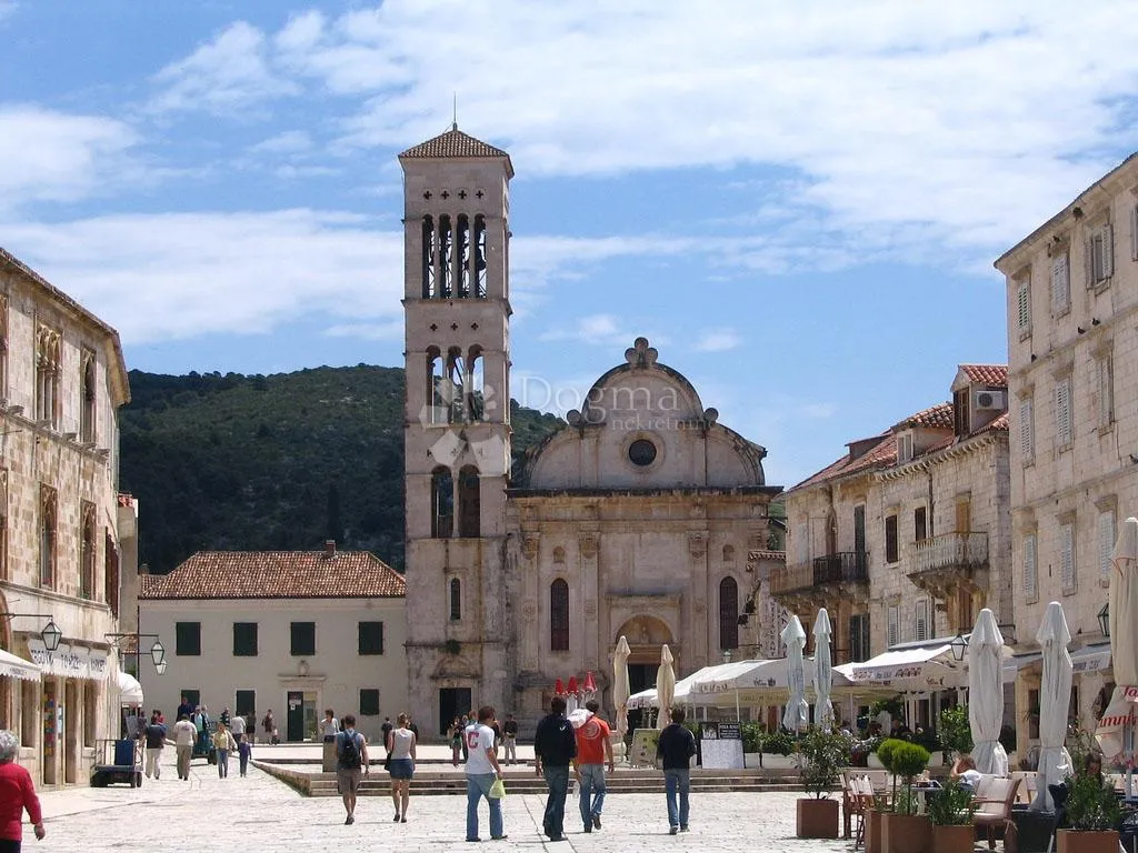 hvar - atraktivno građevinsko zemljište - slika 3