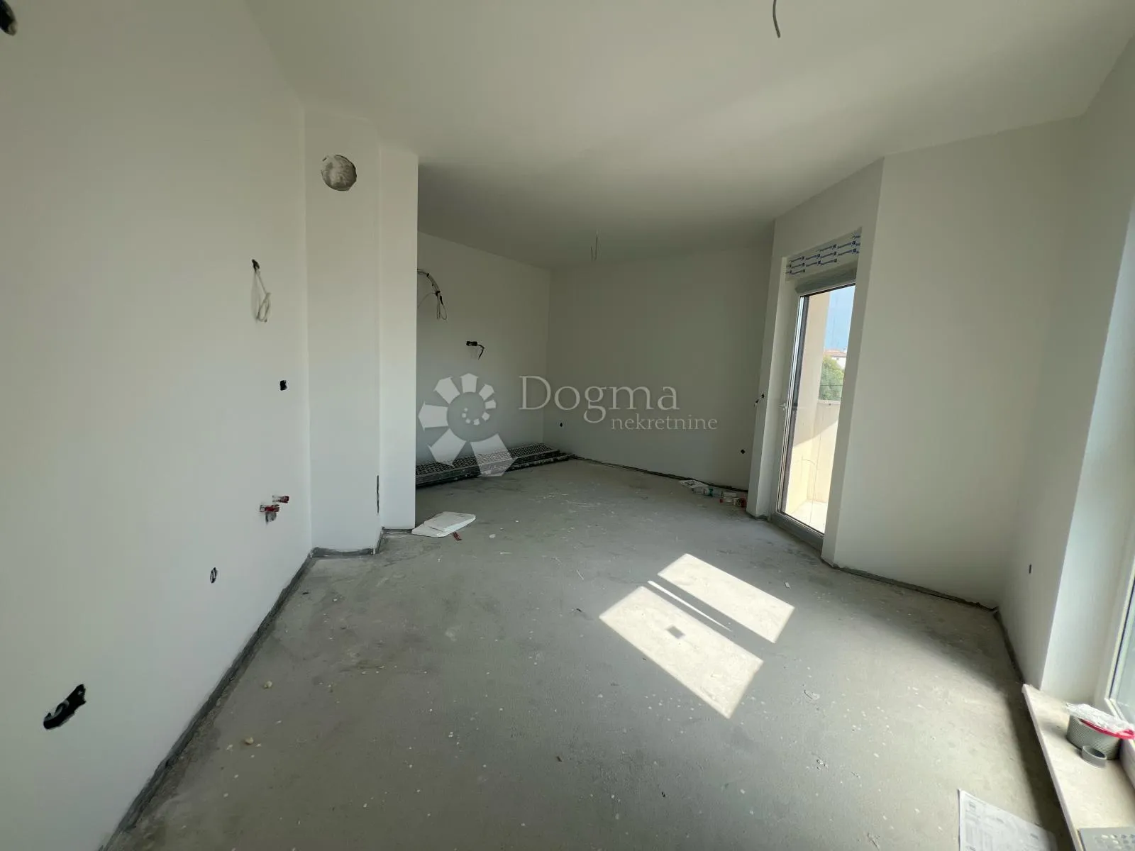 novogradnja sa garažom u centru medulina! - slika 5