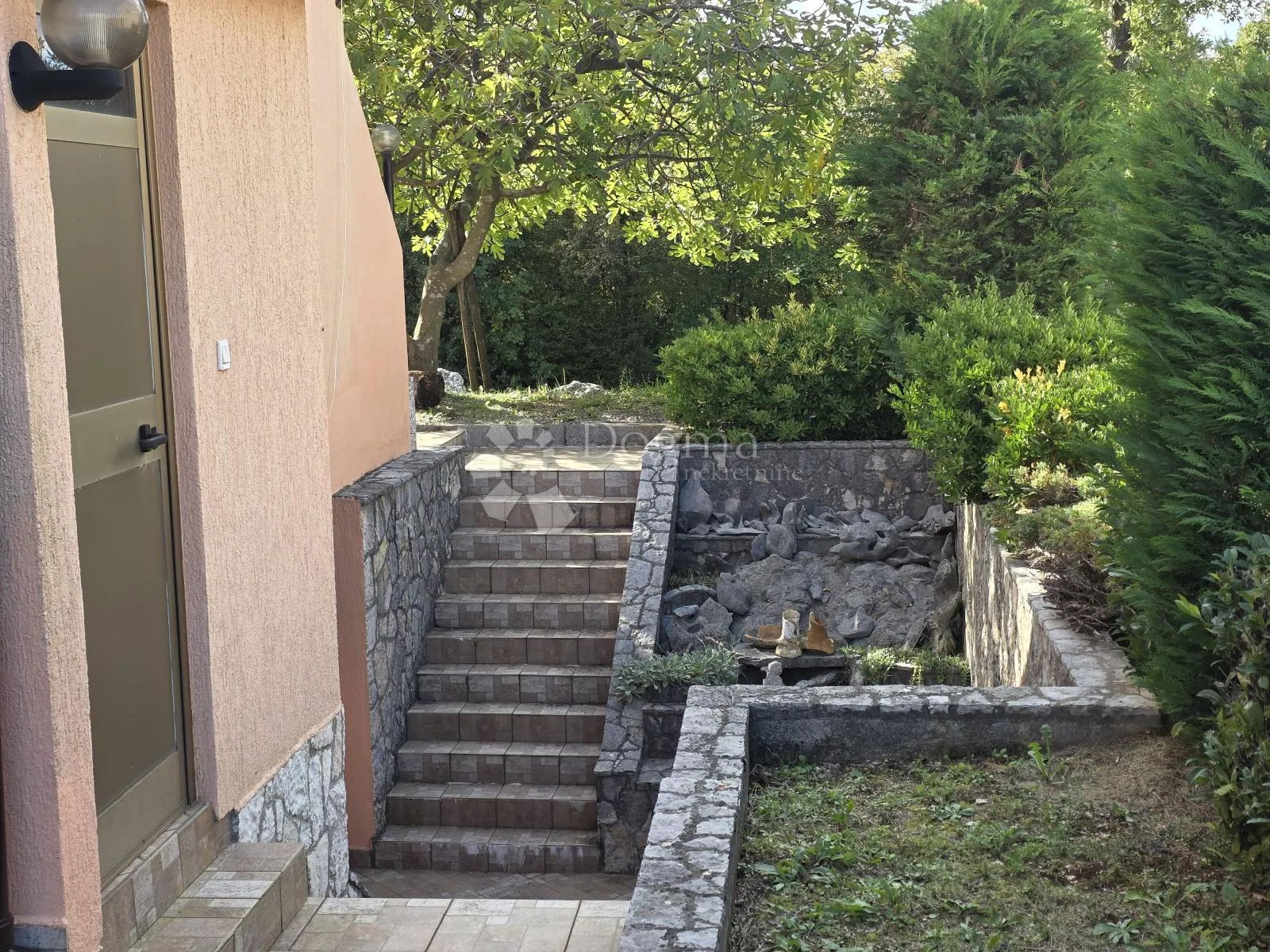 labin,obiteljska kuća na top lokaciji - slika 35