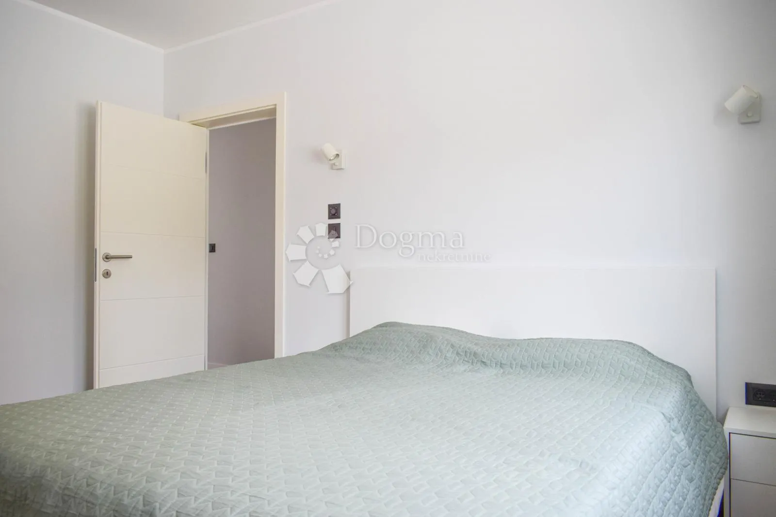 rovinj okolica, moderna luksuzna prizemnica s 3 spavaće sobe - slika 15