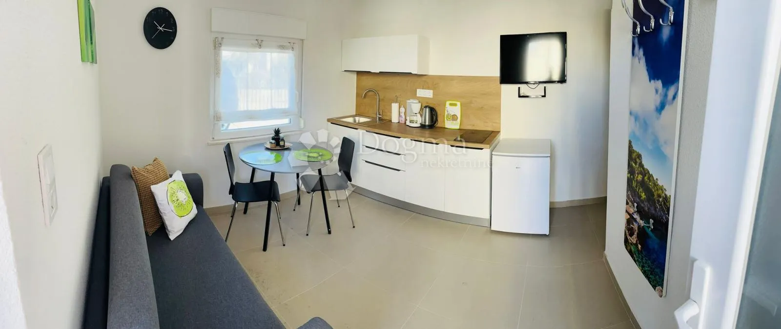 rogoznica- prilika! kuća s 5 apartmana 150m od plaže - slika 14